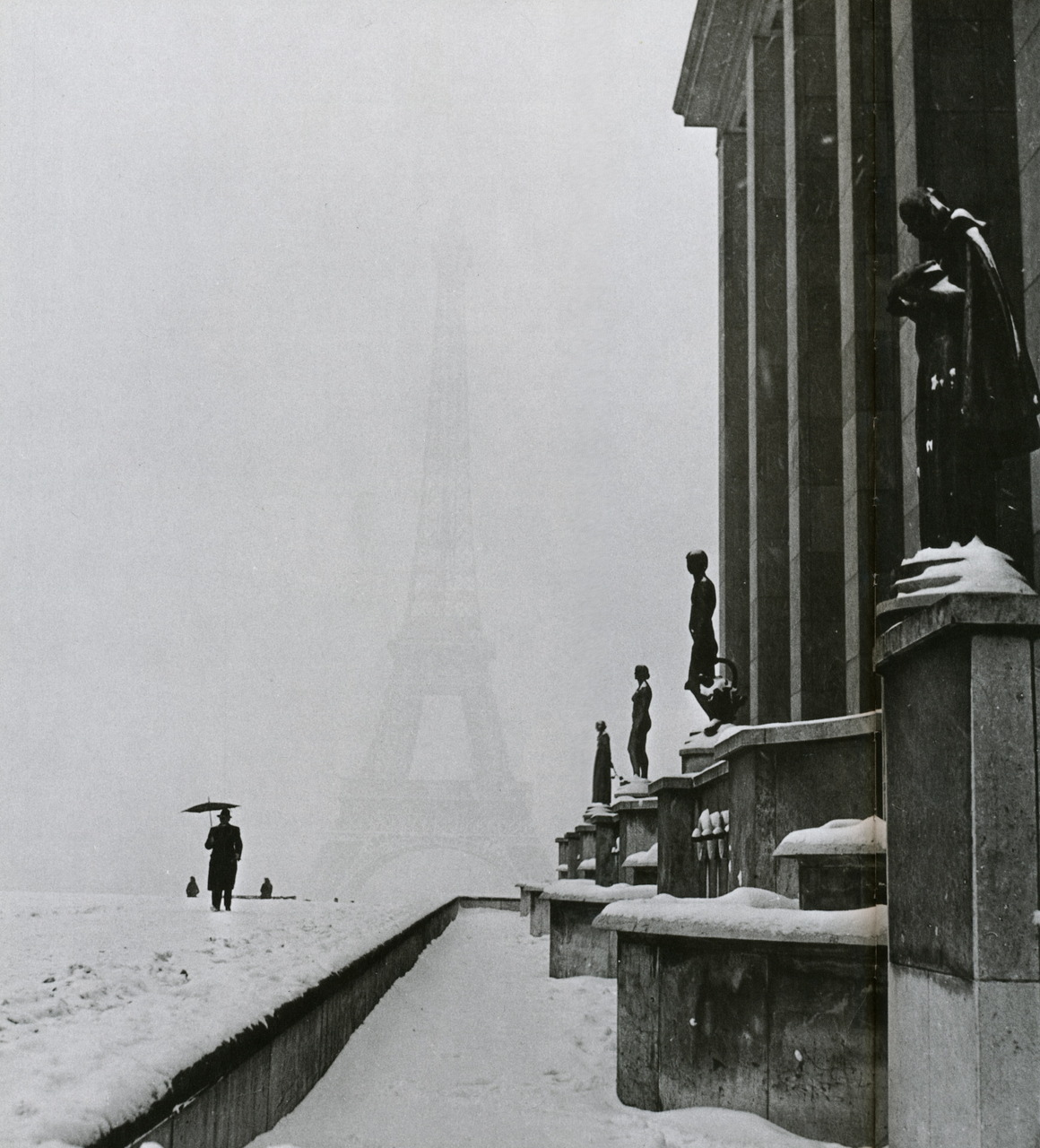 acidadebranca:
“fhwrdh:
“ liquidnight:
“ Lee Miller
The Veiled Eiffel Tower from the Palais de Chaillot, Paris, 1944
From Lee Miller’s War
” ”