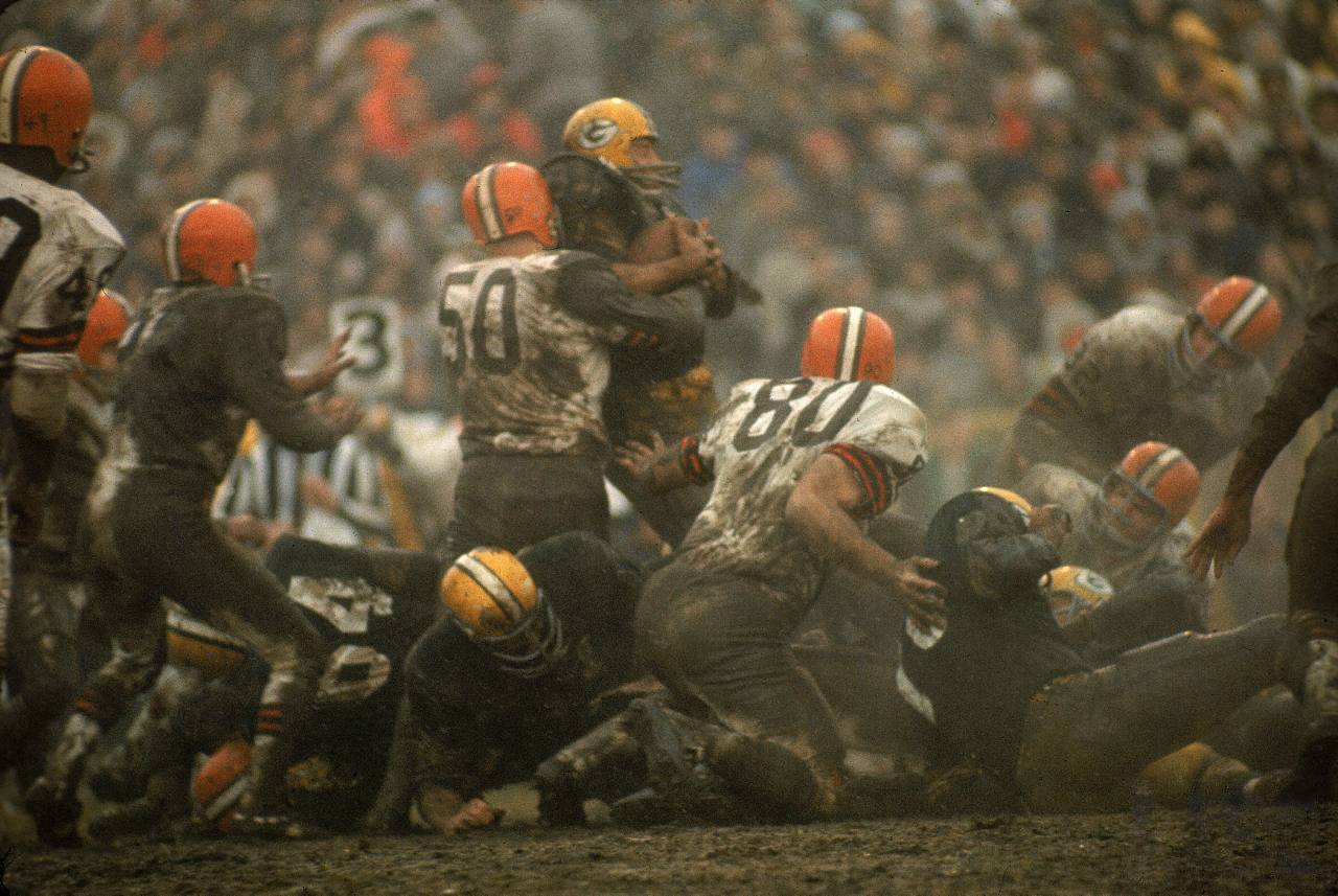 Cleveland Browns Vs Green Bay Packers, Green Bay, WI photo by Art Rickerby for LIFE,