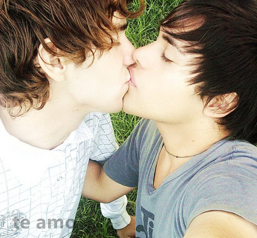 Teen Emo Boys Kissing