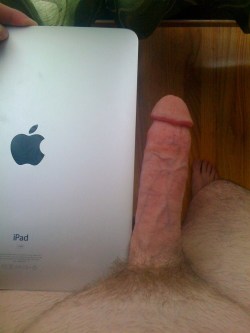 hunglikea:  an iPad!!! thanks for the submission!