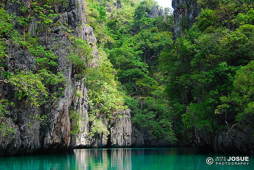vivafilipinas:
“ Mysterious Lagoon
El Nido, Palawan
“The universe is full of magical things patiently waiting for our wits to grow sharper.” ”