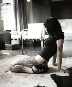 closetexhibitionist:  deepervalley:  caninesloth: mojorunning: (via happyhowie, aestheticindulgence)  Love this posture/pose. It needs to be used more. Also, nice ink, and nice shoes. 