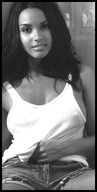 frenchwood: Jessica Lucas.