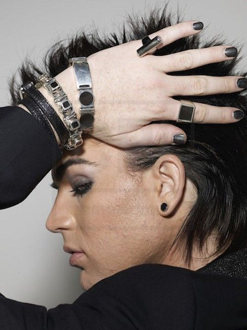(via fuckyeahglamberts) Freckly haaaands &lt;3 BTW Makeup artist fail with the
