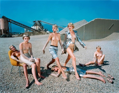 qou:  commisure:  qou:   rick-owen: Vogue Italia Jul. 2004 - Trendspotting by Steven Meisel (via steven-meisel) 