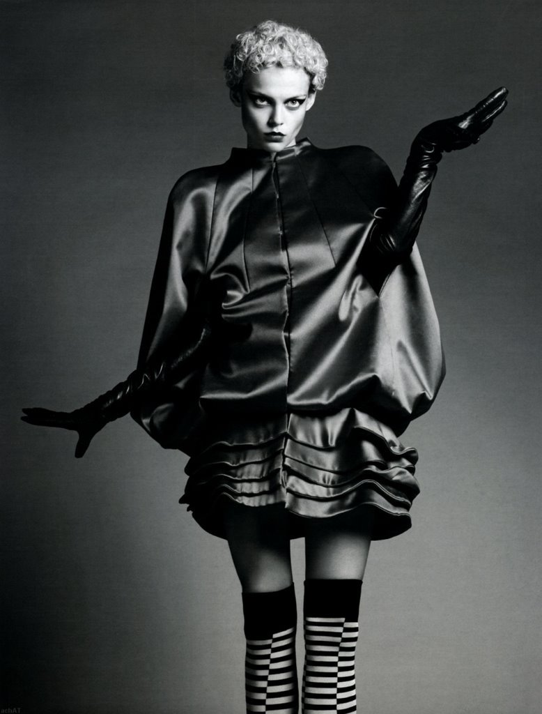 spinningbirdkick:  Terry Tsiolis / Vogue Russia December 2008. 