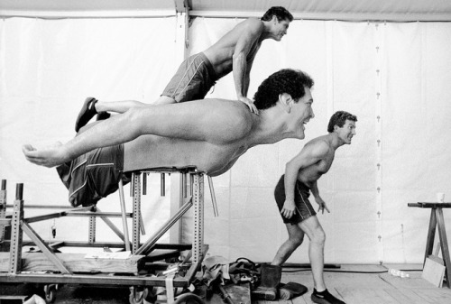 powtothenuts: just-a-lil-maladjusted: David Hasselhoff and stunt double Alex Daniels play on an over