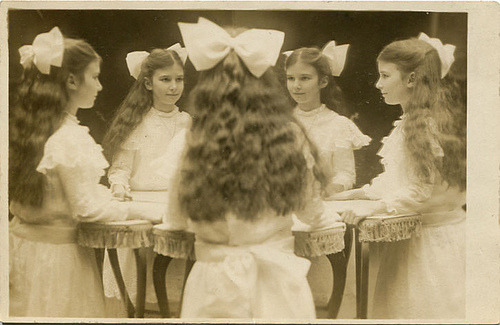 stickerbox:  Another wonderful example of trickmirrors (by Turn of the Century II)