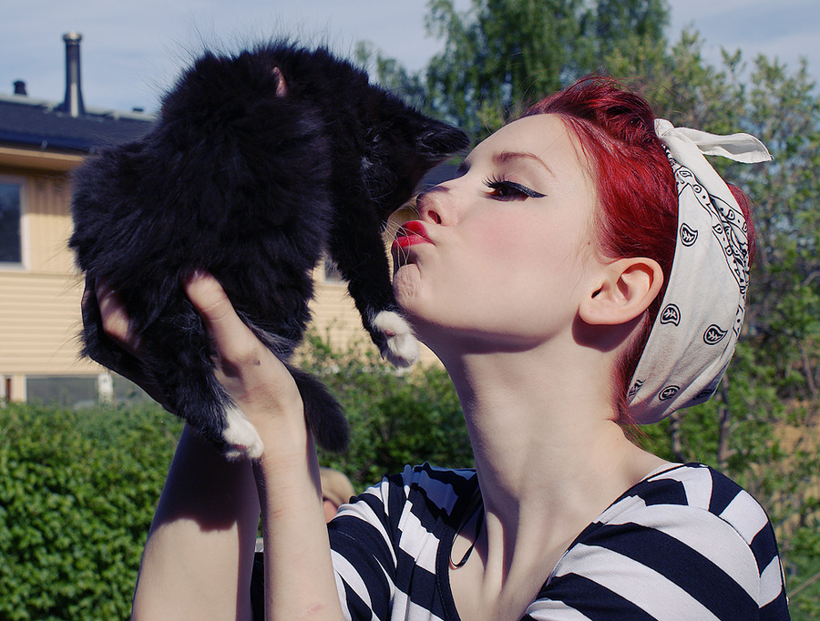 (via reddishness) I want this red; maybe my hair is already like this. I can never