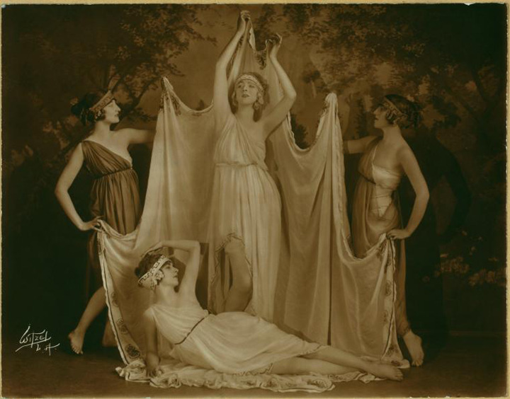 sophiejade:  my-ear-trumpet:  chateauxdanslair:  Denishawn Dancers, 1919   