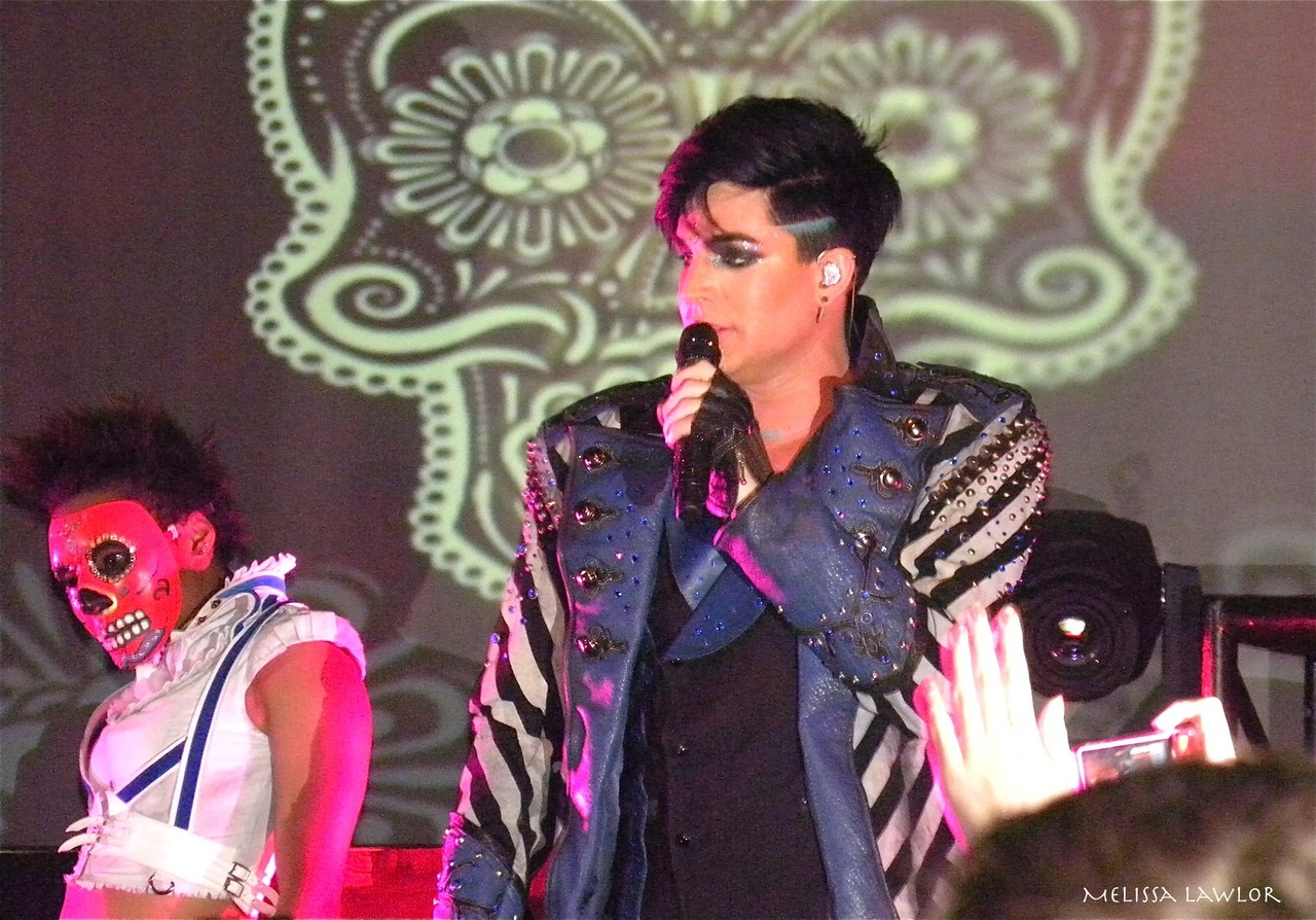fuckyeahkradison:   marsinglambert:   Adamiziiiinngggg &lt;3     STRUT &lt;3