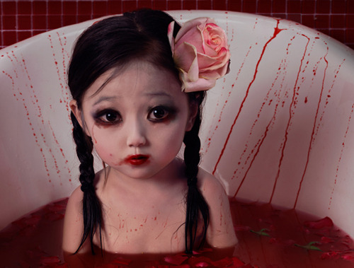 ayeexnikkkibabyy:  reminds me of da BOY from da grudge ahha FML &gt;____&lt; 
