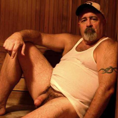 bigbarbariansuit: excollegejock: daddiescub: littlebigbear1: olderbear58: beardedfurrysmurf: dadfeti