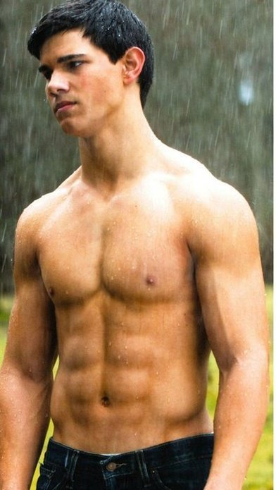 Taylor Lautner in the rain … he’s 18 now … oy.