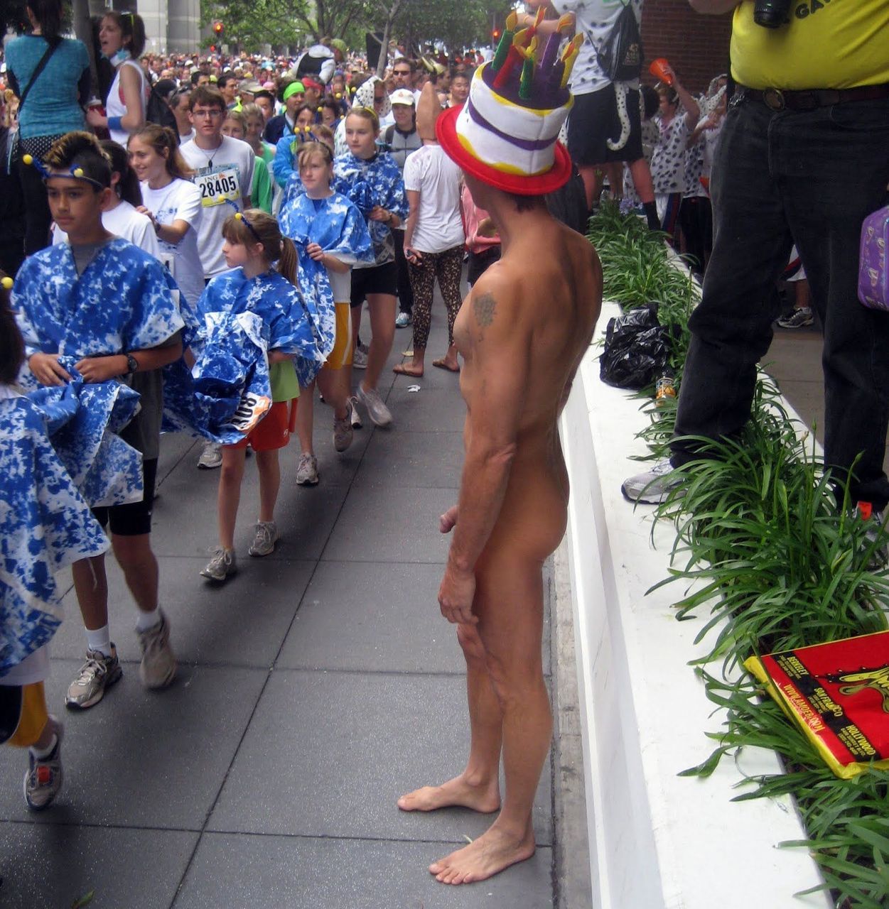 yellowboy16:  Naked in Public  (via skyler007)  Must be Europe.  No one is giving