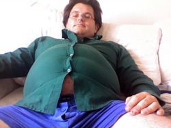 stuffmebloated:  collegegainer12:  getasnack:  Love the way the shirt fits.  