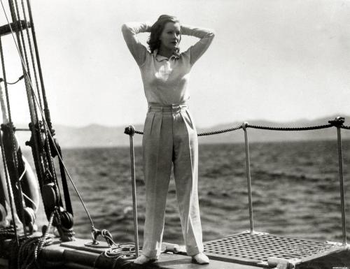 olivethomas:vintagefrenchgirl:classicactresses:♥ Greta Garbo ♥