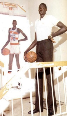 &ldquo; i got a crime record longer than Manute Bol &rdquo;  RIP MANUTE. RIP BIG L.