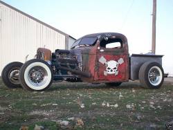 hotrodzandpinups:  HRP(via fuckyeahratrods)