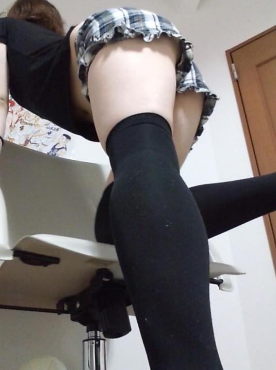 j37:  http://www.J37.net(via knee-socks)