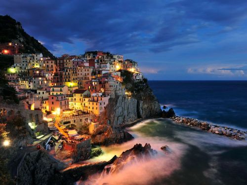 The tiny village of Manarola on the Cinque Terre coast of Italy © Paul Hogie