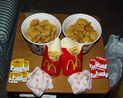 g-e-o-r-g-e:  ayeanne:(via fyyummyfood) Throw in some Sweet Tea and I’m set.  omg!