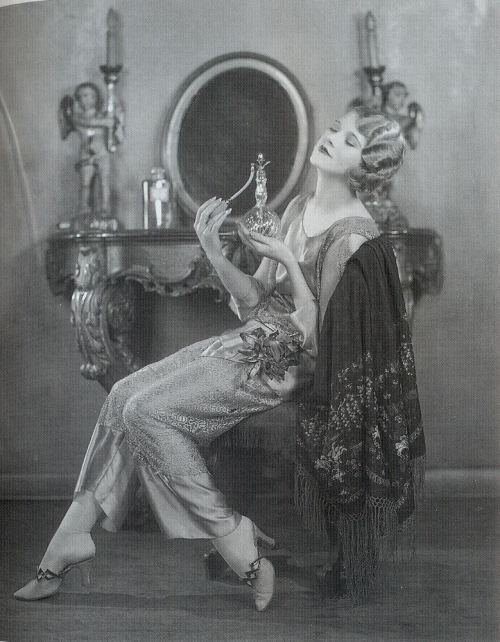 prettyglam:  historiful:  Thalia Barbarova* modeling a brocade shawl, c. 1920s. *Barbarova’s birth year and death year are unknown.  