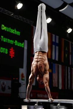 Sfcubster:  Nakedneighbor:  (Via Boomboombam)   I Love Gymnasts!