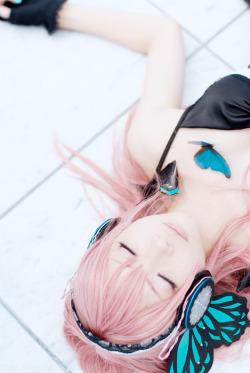 cosplaygirl:  ginggg:  I love pretty cosplays. :)(via gingggggg)