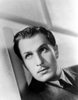 (via fuckyeahvincentprice)  So young and