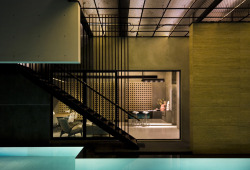 stair-porn:  designismymuse:meumoleskinedigital:Apartment House, Singapore - Singapore by Formwerkz  Architects  