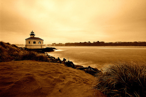 House of Light - Coquille River Lighthouse, Oregon © | HD |