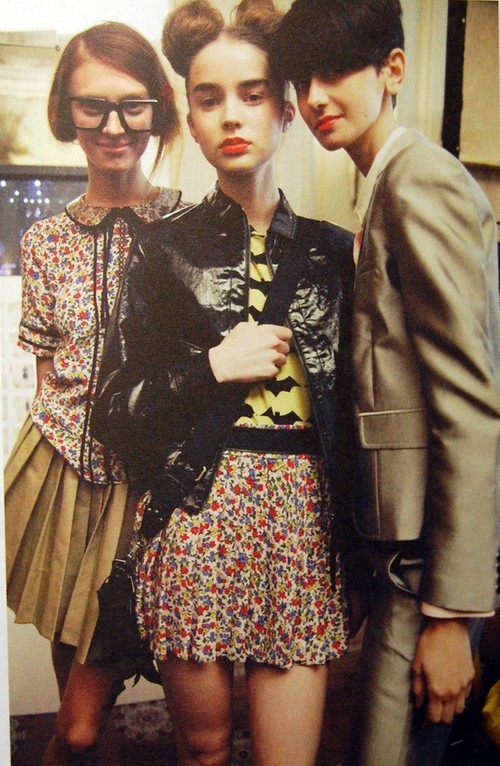 rosepetaltea:louisabluebird:knockturn:thecommaqueen:(via lovelydelirium, partytights)