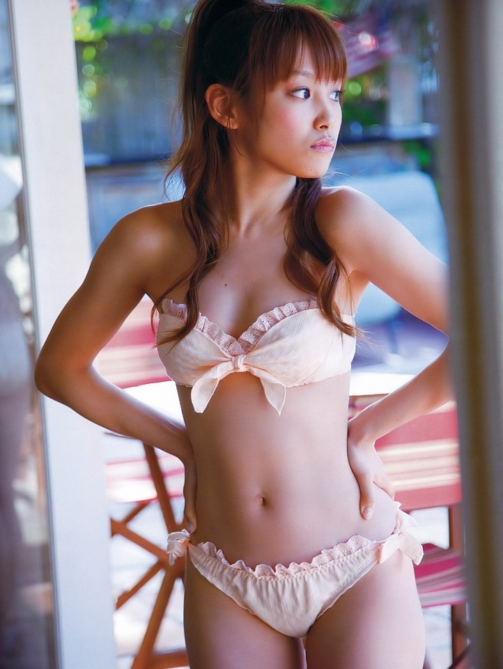 abcbabcba:   towelman:高橋愛 (via アイドル画像掲示板)       (via lovelyvoice,