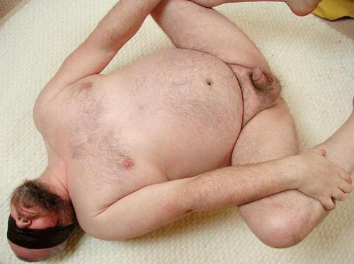 xl-bear:  photocub69:  blind folded bear (from the net)  