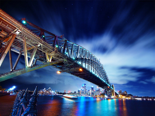 thevoicewithoutaface: landscapelifescape:  reflections of sydney, Australia (by paul (dex))