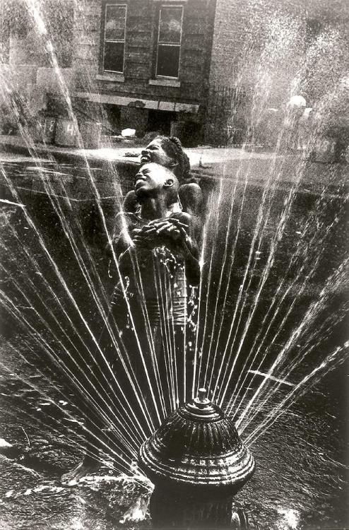 firsttimeuser: melisaki: Harlem Street Party photo by Leonard Freed, 1963