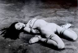 gh2u:  addsubtract:  (via deadgirls, mothmilk) nobuyoshi araki 