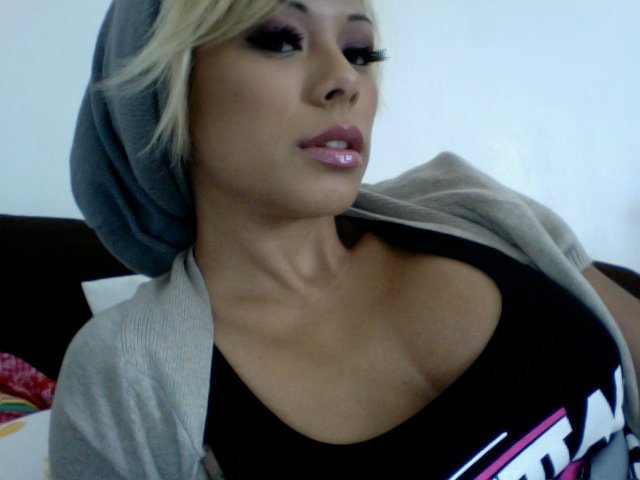 clumzygeekxo:  ayocdeezy:  (via oh-porfavor-bitch) Baby momma[;  