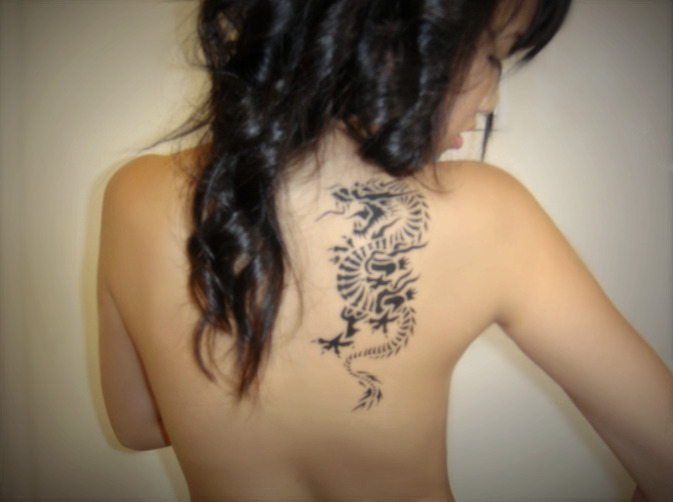 arianna-mae:  beathosebanaria:  (via ilyxkim) KIMMY BUUUUUST!  i want a tattoo -_-