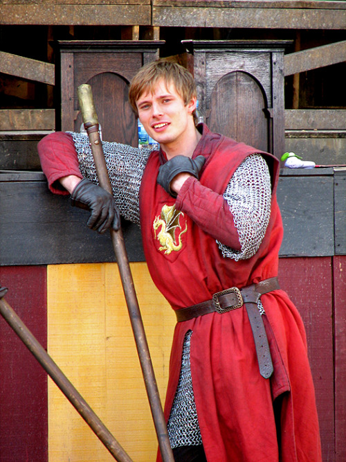 fuckyeahbradleyjames:(via fuckyeahmerlinfanfic)Bradley dear, you look a little hot in those clothes.