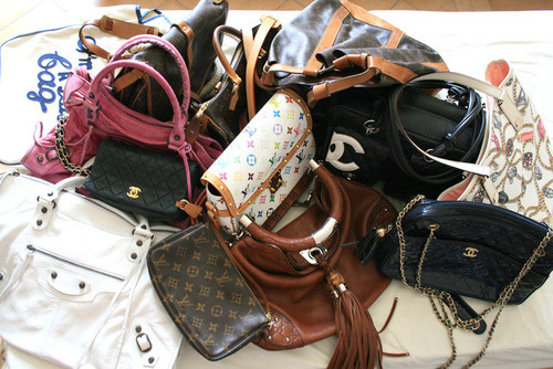 Handbags.  whywouldntyou:  emancipationfromcrazylife:  sickemshanebaby:  clairebabyxoxo:  freyxo:  (via jasminenewmanx, coutureisl0vexo)    