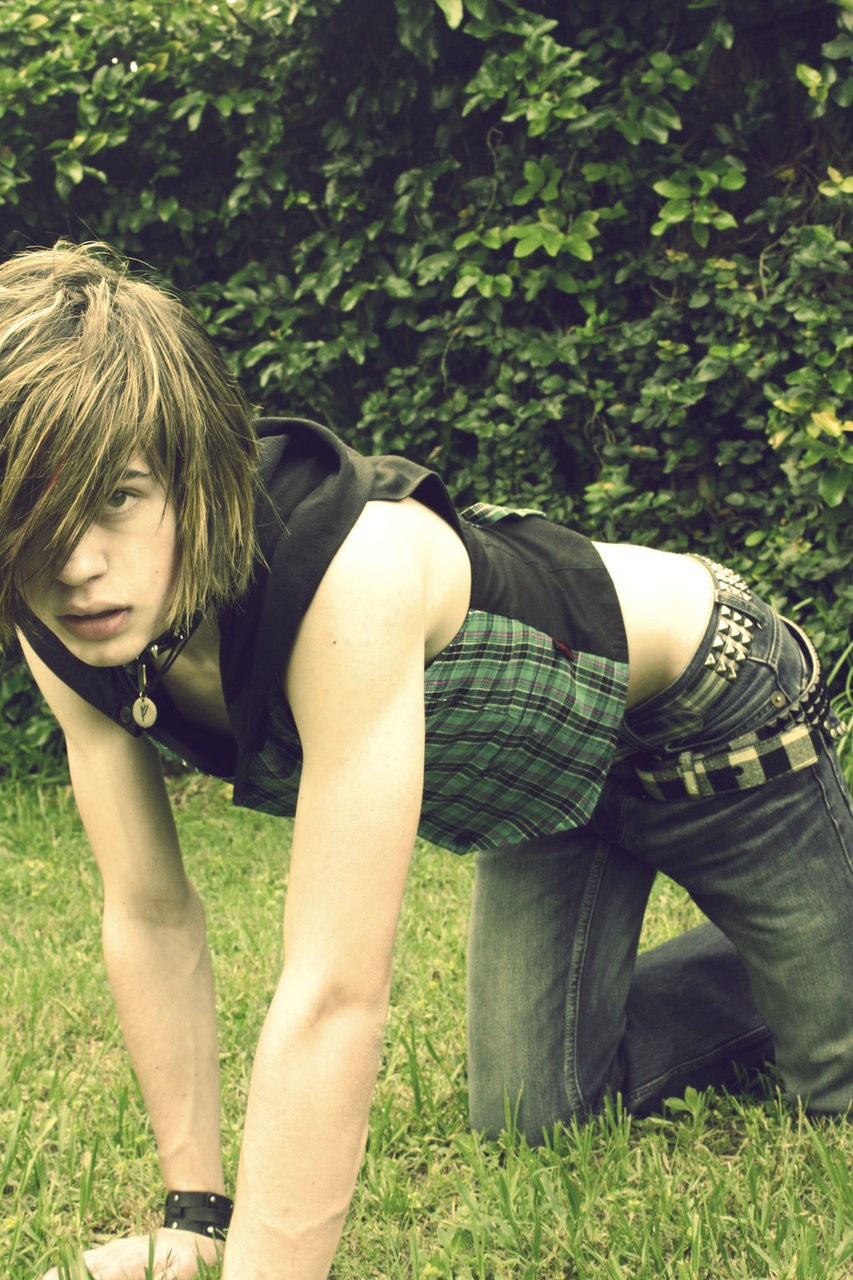 fuckyeahslaveboy:  (via milkboy13)  Sexy Boy&hellip;