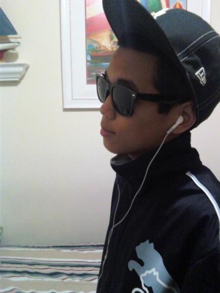 hello-matt:  okay, so my name is Matt Ferrer (fir-air). single and ready to mingle.