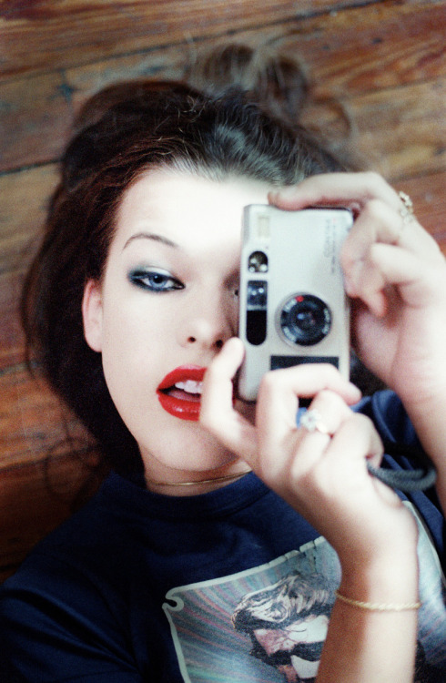 Milla Jovovich photo by Chris Floyd, 1994