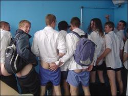 logontoboys:  nadirbilbao:  thatryguy:  (via superhappyfunball) I wanna join too :)    School mooning.