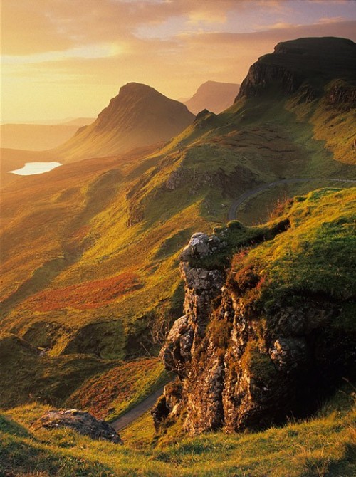 akindofwonderful: starsmending:  lucette / mathilde-julie / llbwwb:  Isle of Skye, Scotland. by Thom