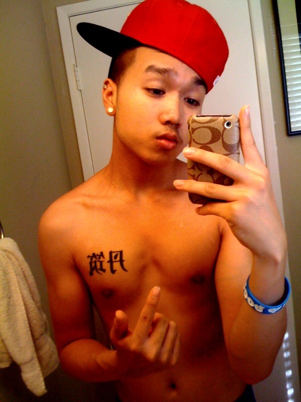 ajoday:  nickivann:  Topless Tuesday =] sorry i’m fat .  My baby :)  i wonder what