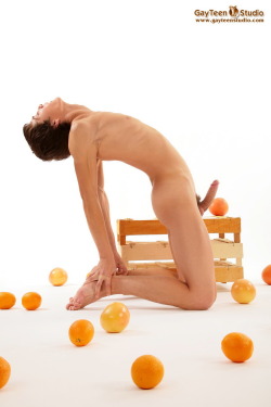 skyler007:  Oranges and Grapefruit and cock.