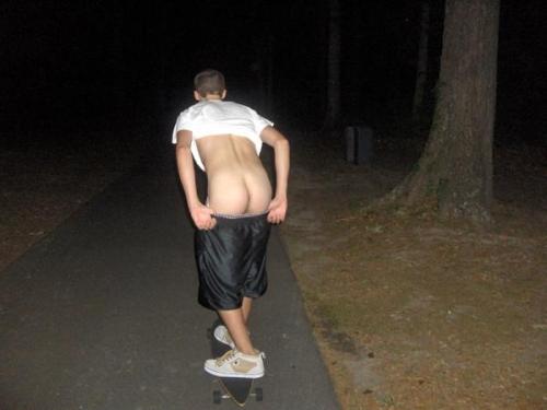 (via logontoboys)  Skateboarder’s full moon.